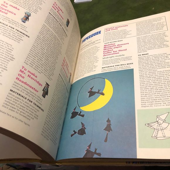 The Complete Book of Handicrafts 1973, 304 pages; Embroidery, Jewelry, Paper, et - Picture 7 of 12